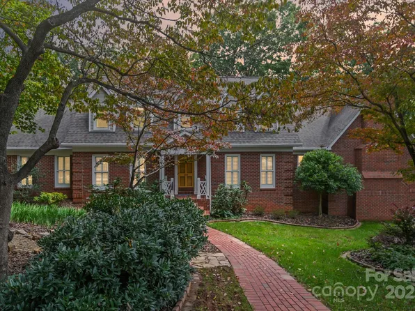 204 Keyhole Ct, Cramerton, NC 28032