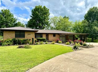 406 E Pryor Ave, Pocola, OK 74902