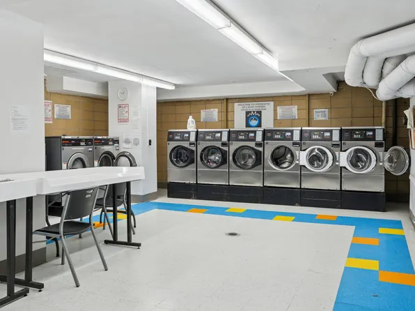 135 Ocean Parkway image 10 of 12