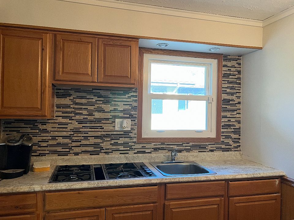 1st image of 415 Pleasant Dr