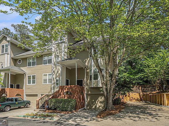 2nd image of 106 Ivy Green Ln