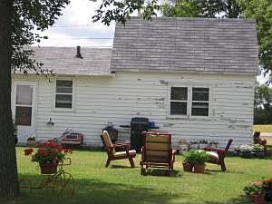 1st image of 866 N Lake Dr