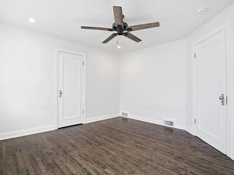 297 E Lakeview Ave #0 — Photo 32