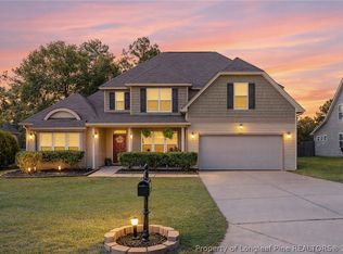 598 Heathrow Dr, Spring Lake, NC 28390