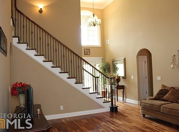 4th image of 315 Taylor Elaine Dr
