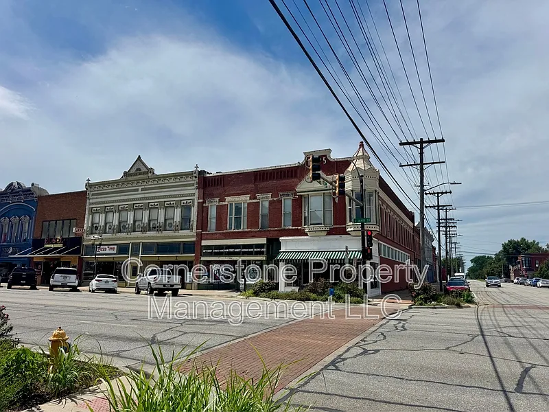 202 1/2 S Main St #3