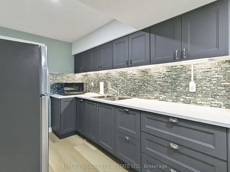 223 Sunnyside Dr — Photo 40