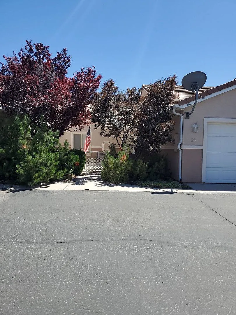 The Seasons @ Mesa Hills 3 bed/2 bath — Photo 1