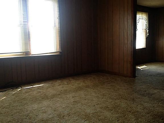 3rd image of 423 N Walnut St