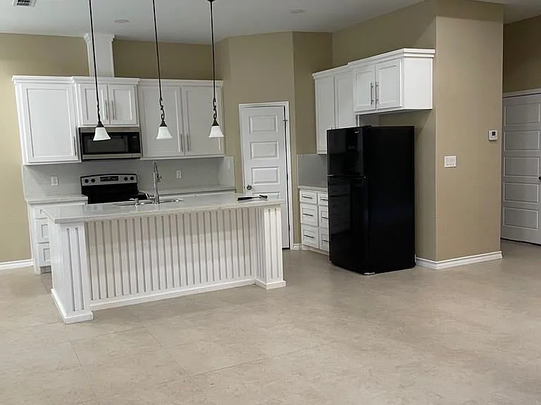 1821 Castillo St — Photo 13