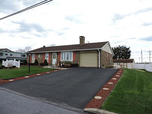 2nd image of 1634 Greenwood Dr