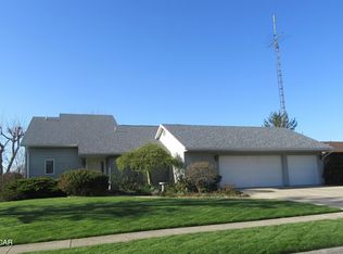 918 Windsor Cir, Celina, OH