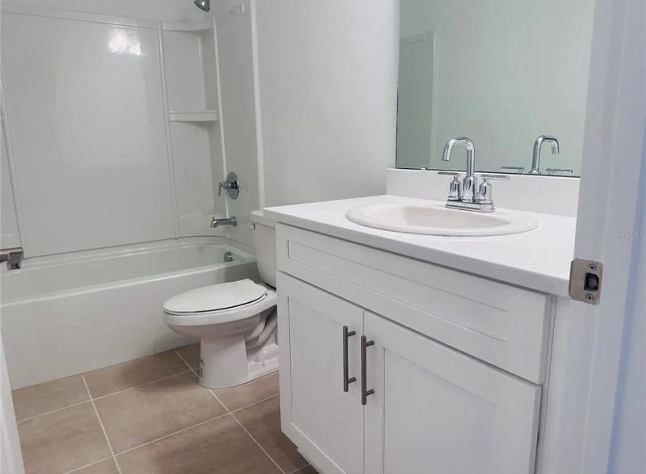 3 bed, 1585 sqft, $2,100 — Photo 4