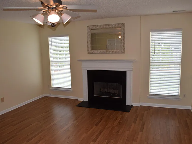 4100 Suttle Pl — Photo 9