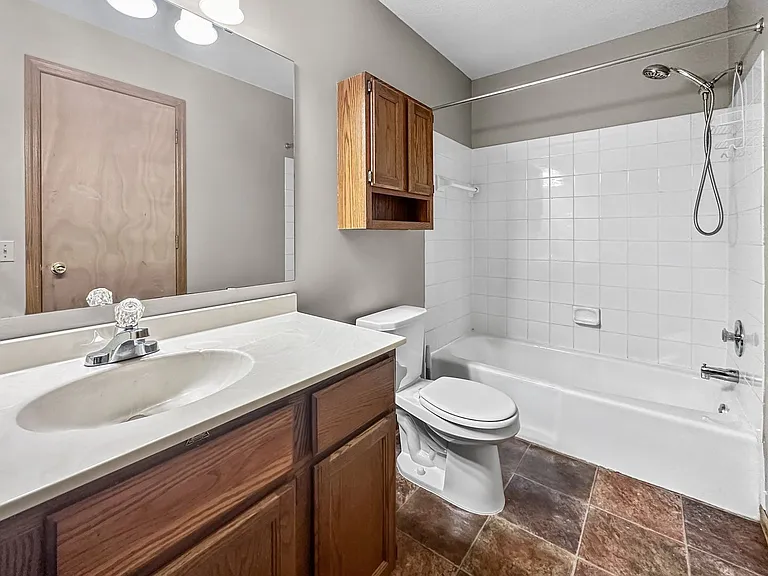 5308 Highpointe Dr — Photo 20