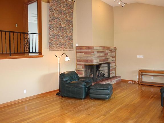 4th image of 216 Greer Dr E