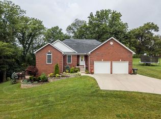 321 Creekwood Dr, Bardstown, KY 40004