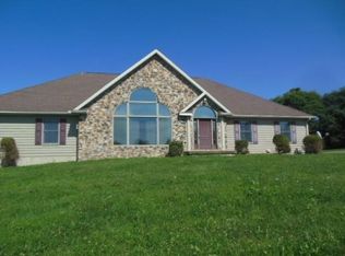 1685 Bahns Mill Rd, Windsor, PA 17366