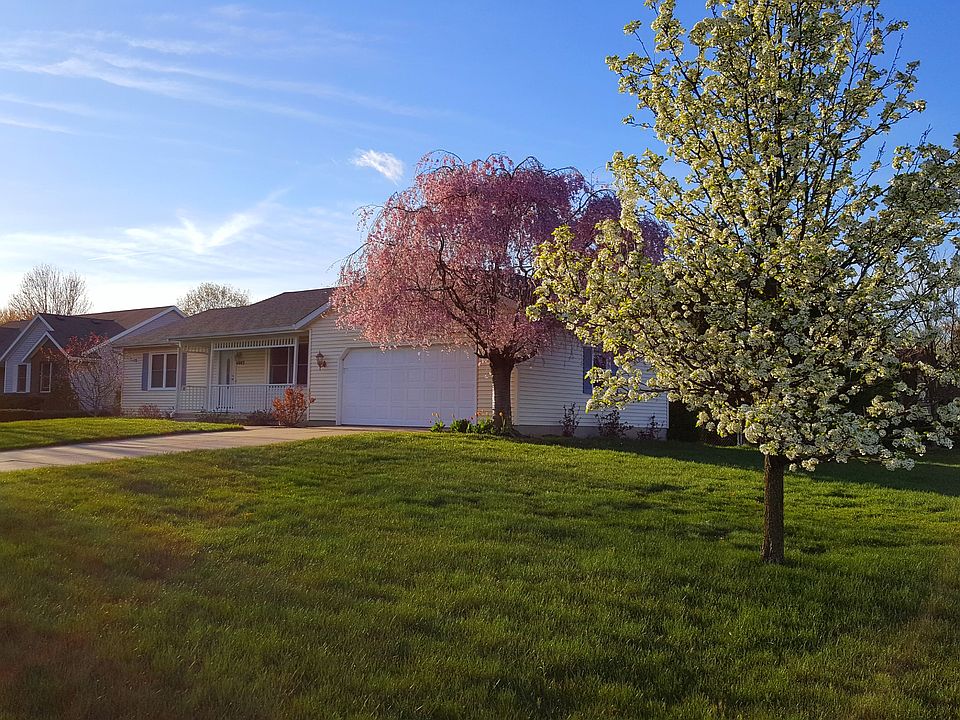 1st image of 4443 Sleepy Hollow Dr