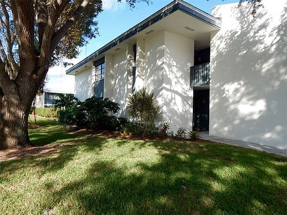 4th image of 175 SE Saint Lucie Blvd APT I209