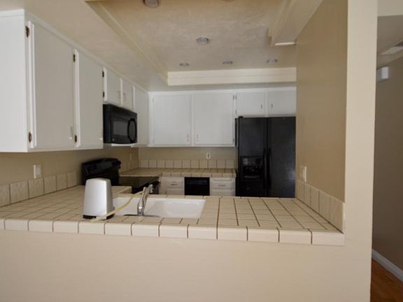 4th image of 724 S Camino Grande