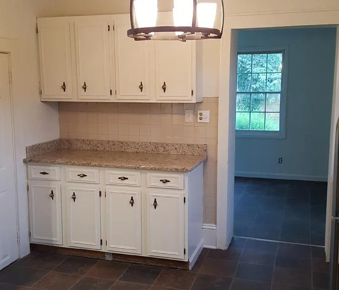 Granite Counters in Large Kitchen