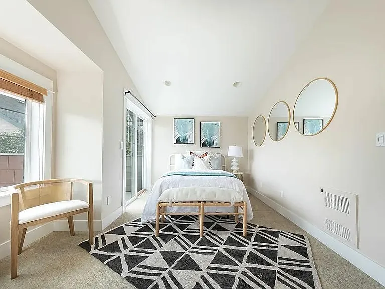 Third floor: south facing bedroom with balcony