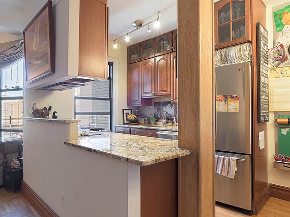 3rd image of 35 W 92nd St #10G