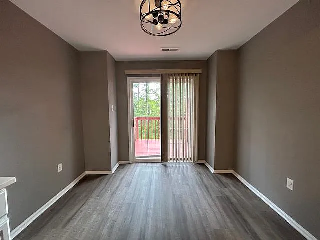 2016 Greenes Way Cir — Photo 10