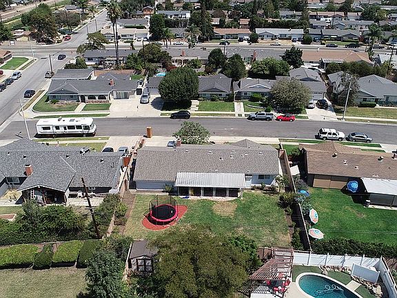 4th image of 261 Dena Dr