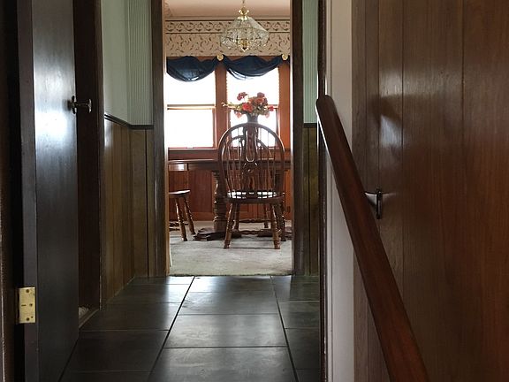 3rd image of 743 SW 30th Ave
