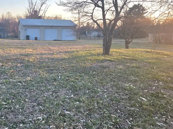 3936 Tanglewood Dr, Hopkinsville, KY 42240