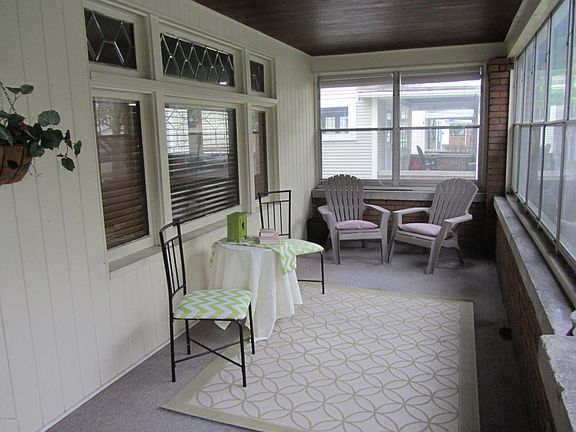2nd image of 948 Powers Ave NW