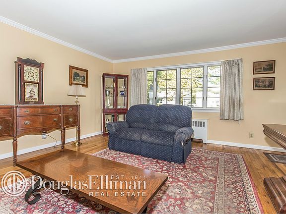 4th image of 164 Garden St