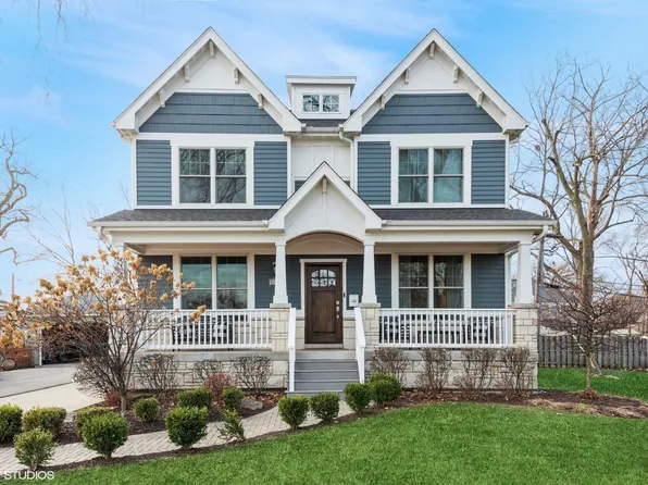 374 N Myrtle Ave, Elmhurst, IL 60126