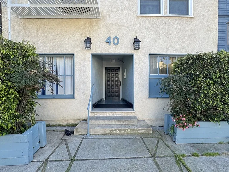 40 Brooks Ave #18 — Photo 24