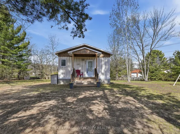 327 Bayview Dr, Ottawa, ON K0A 3M0