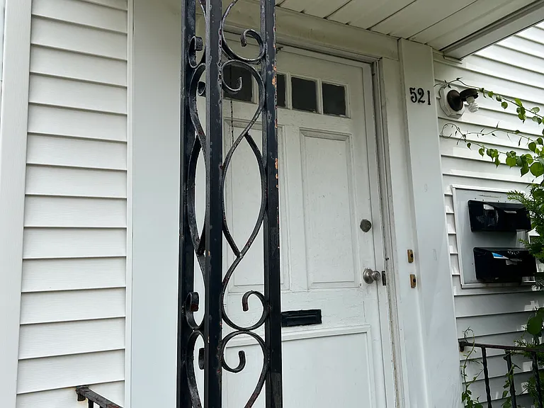 521 Burncoat St #1 — Photo 1