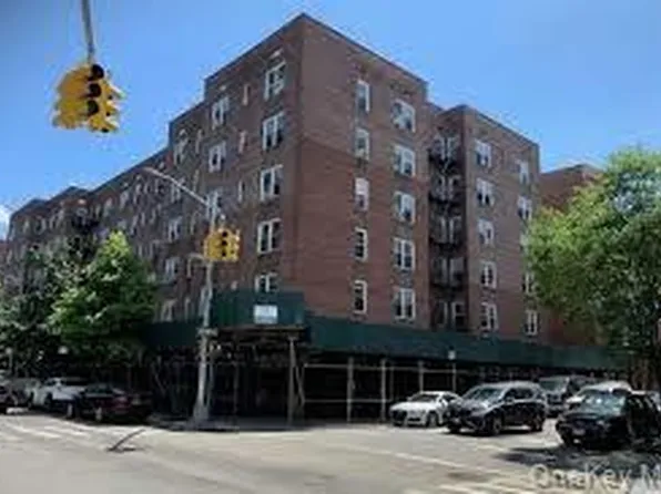 4240 Bowne St #2j, Flushing, NY 11355