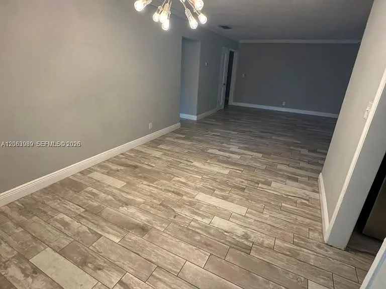 2020 NE 33rd St #2020 — Photo 7