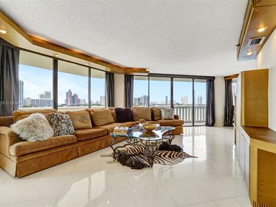 3000 Island Blvd APT 706, Aventura, FL, 33160
