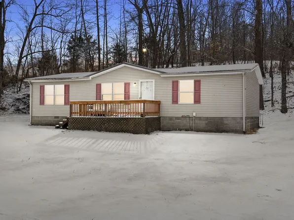 2186 Broome Rd, Palmyra, TN 37142