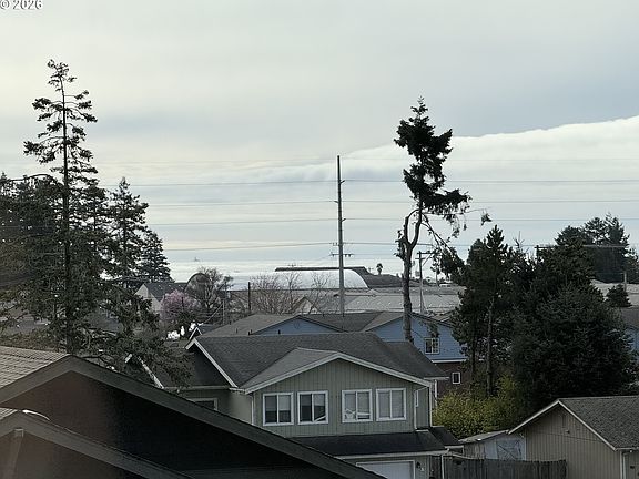 2nd image of 815 Old County Rd Unit 5