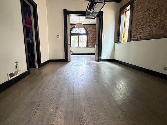 5th image of 251 Fox St