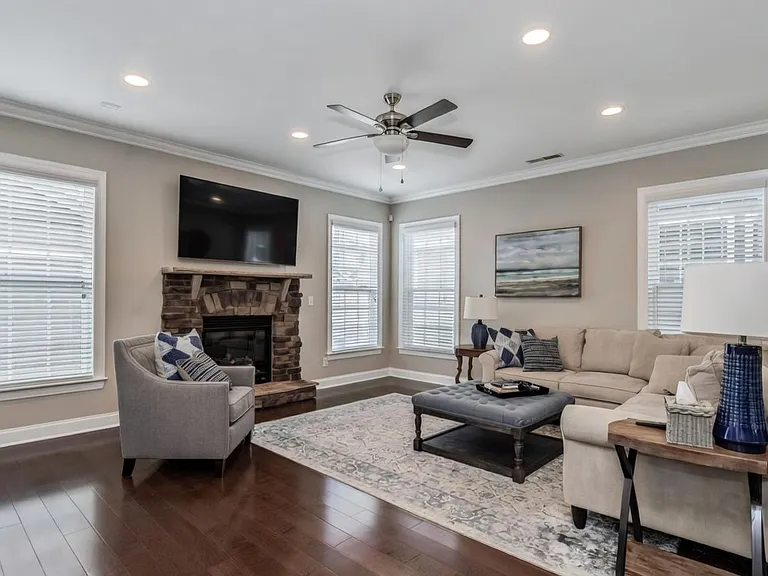 10524 Royal Winchester Dr — Photo 8