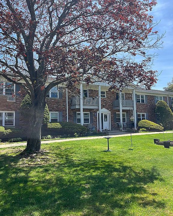 1st image of 35 Fairharbor Dr