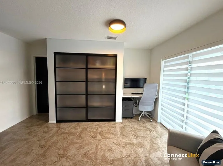 5704 SW 116th Ave — Photo 3