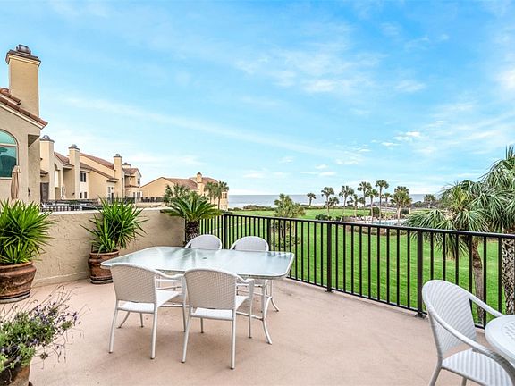 5th image of 8144 Residence Ct #206