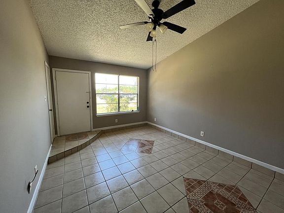 5th image of 203 E Avenue A APT A