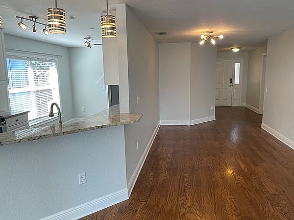 5th image of 7304 S West Shore Blvd